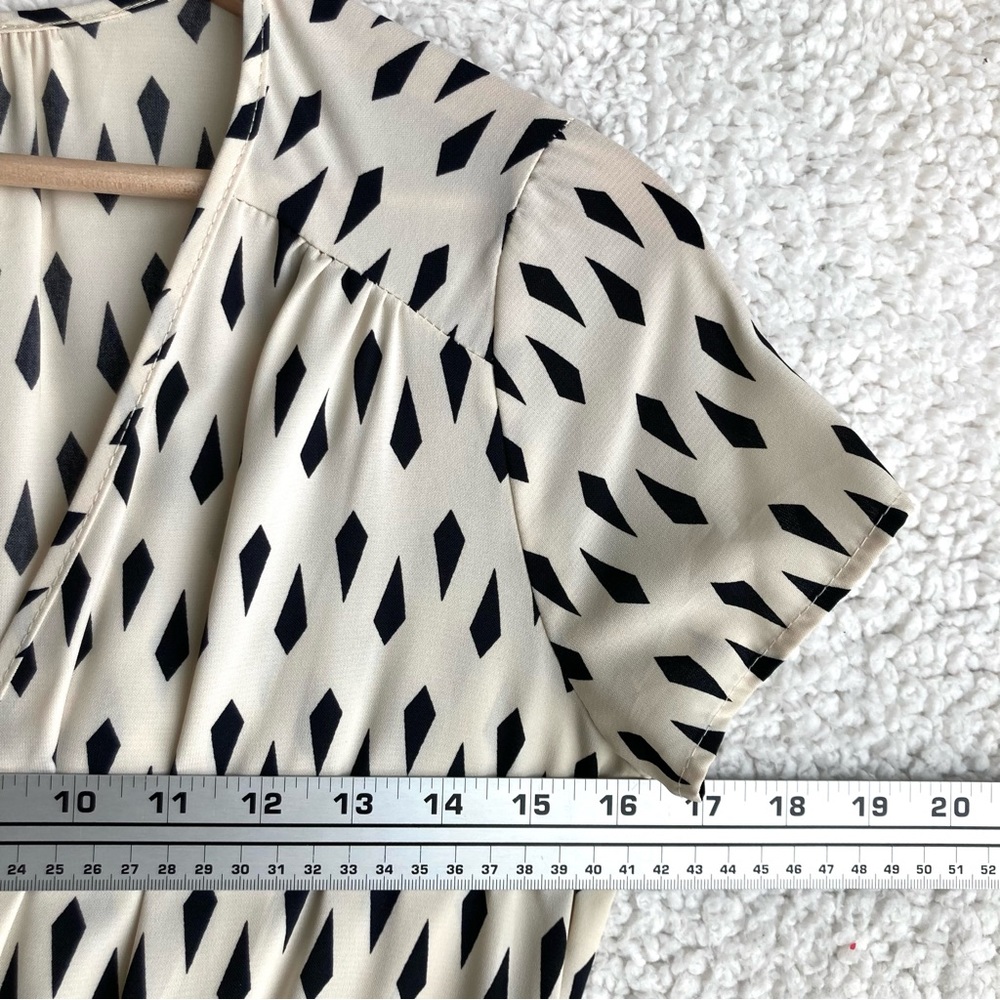 Lulu's Women's cream diamond print Short sleeve wrap maxi dress, Sz XS - Picture 8 of 16